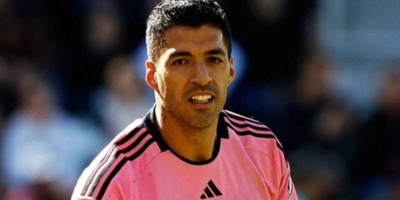 Cầu Thủ Luis Suarez